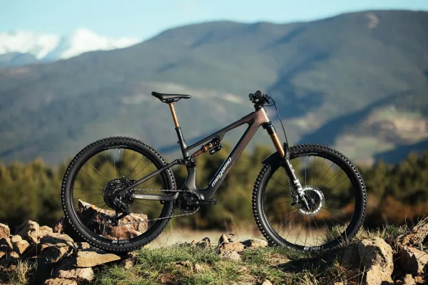 Bicicleta eléctrica de montaña en Madma Bikes